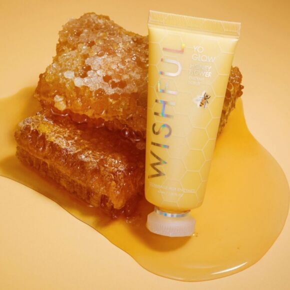 HUDA BEAUTY Wishful Honey whip Moisturizer, Silk Balm And Yo Glow Set - Picture 6 of 15